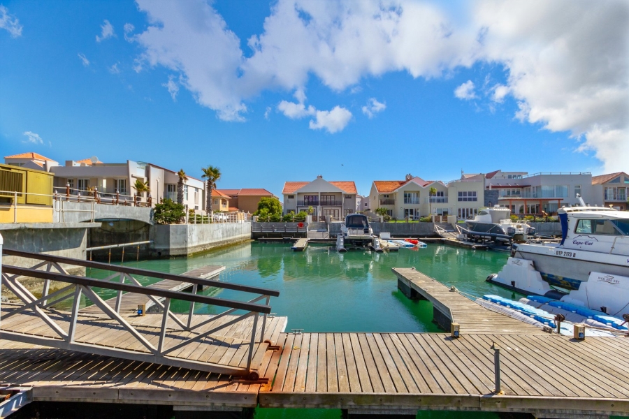 To Let 2 Bedroom Property for Rent in Harbour Island Western Cape